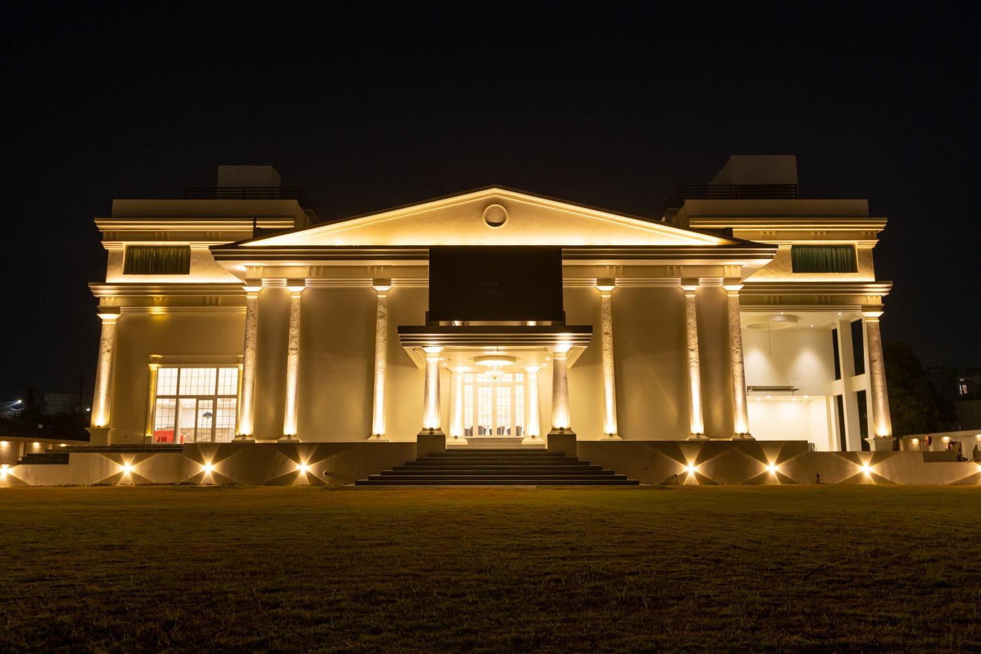 The Grand Monarch Hotel, Ujjain Ujaim Exterior foto